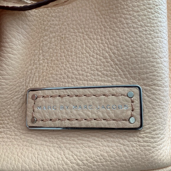 Marc By Marc Jacobs Mini Bucket Bag. - Picture 10 of 13